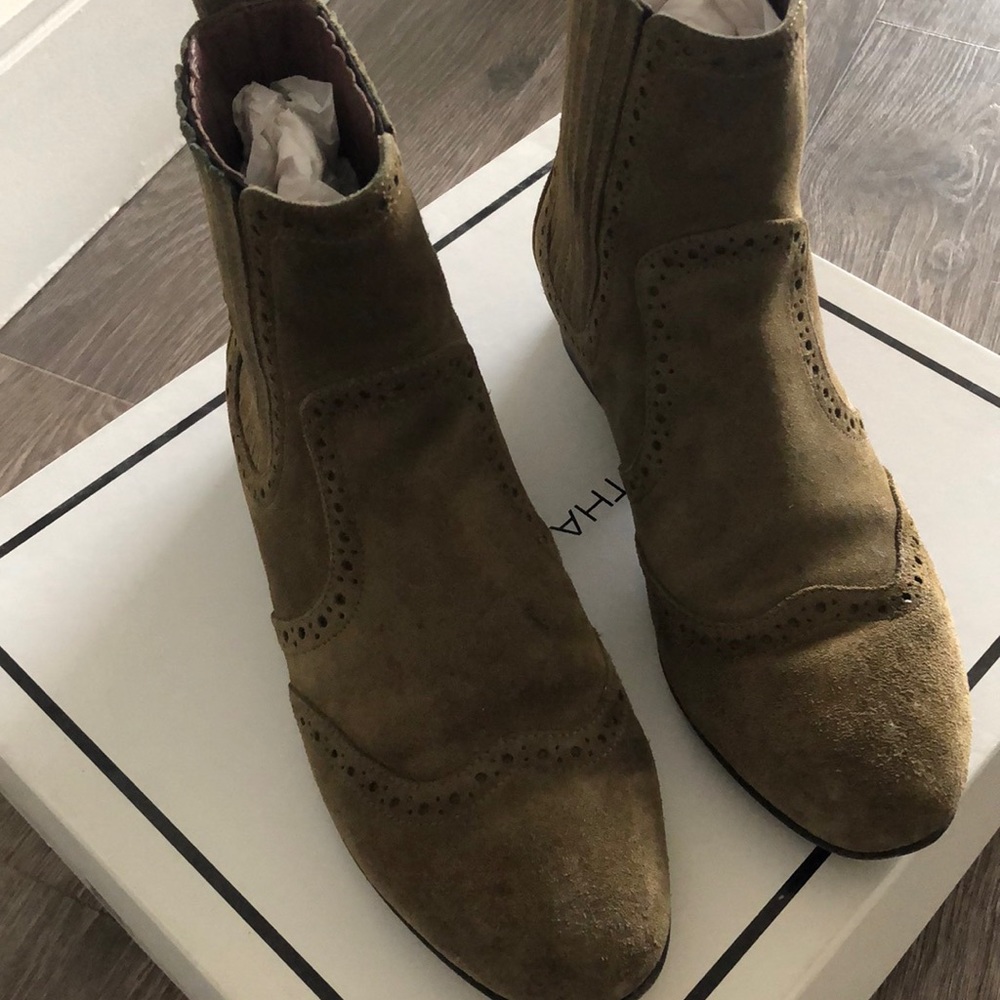 Dark green ankle boots very comfy in good condition size 6.5